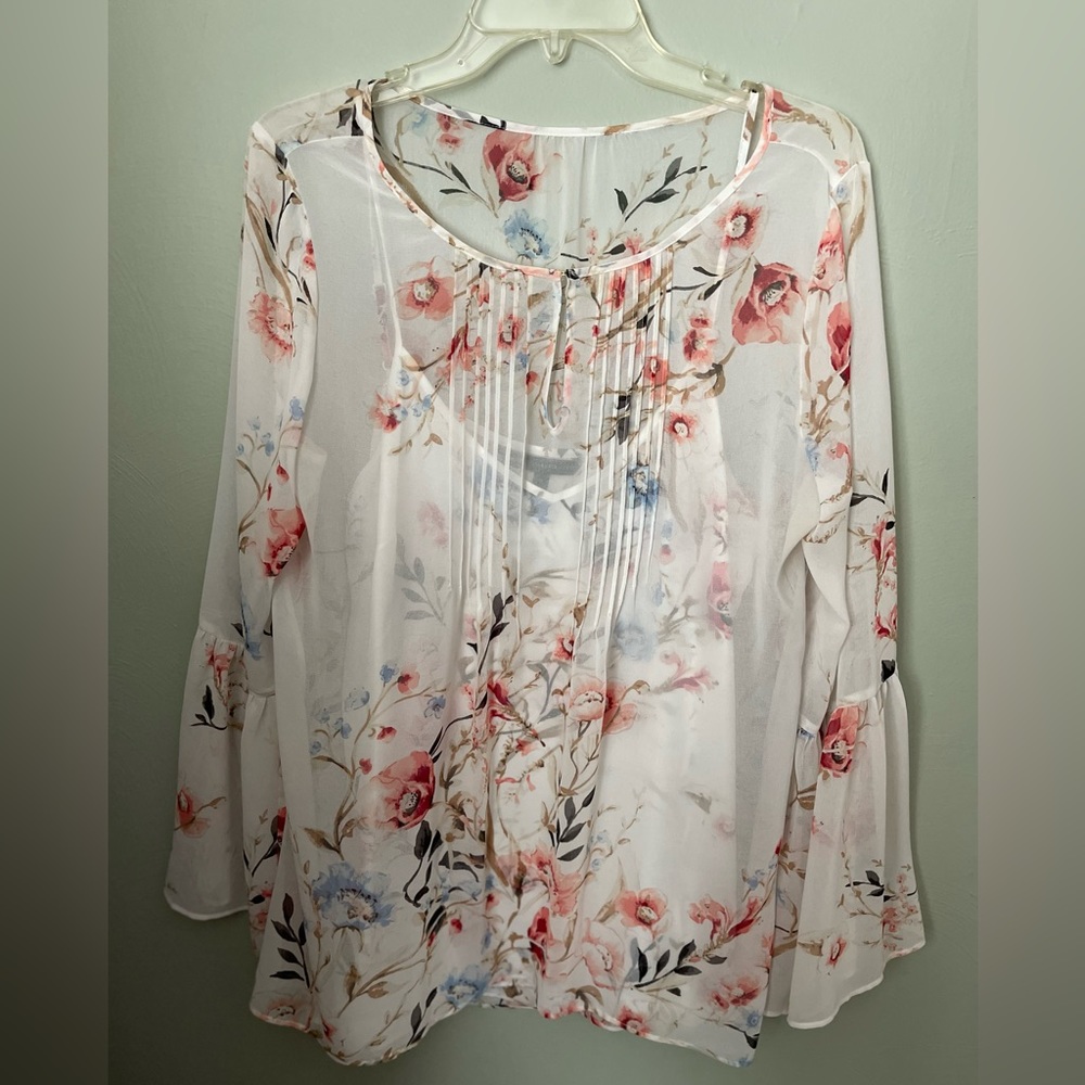 White House Black Market beautiful sheer blouse with matching camisole. Size 14